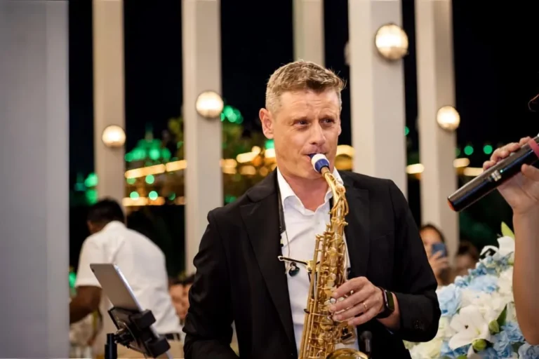 ChrisOnSAX French saxophone player performing live at an elegant event in Dubai