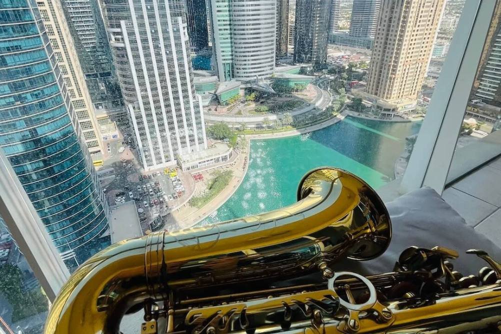 Saxophone-Player-in Dubai