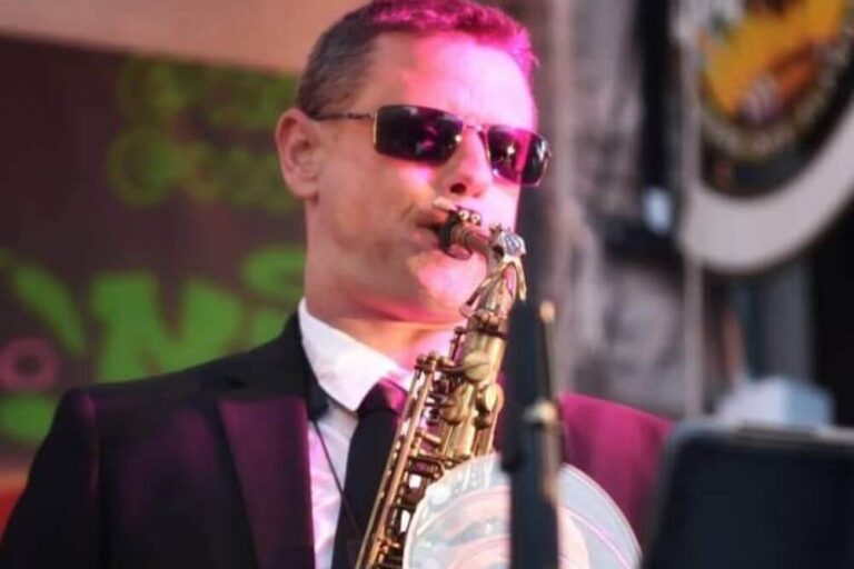 How Much Does a Saxophonist Cost in Dubai?